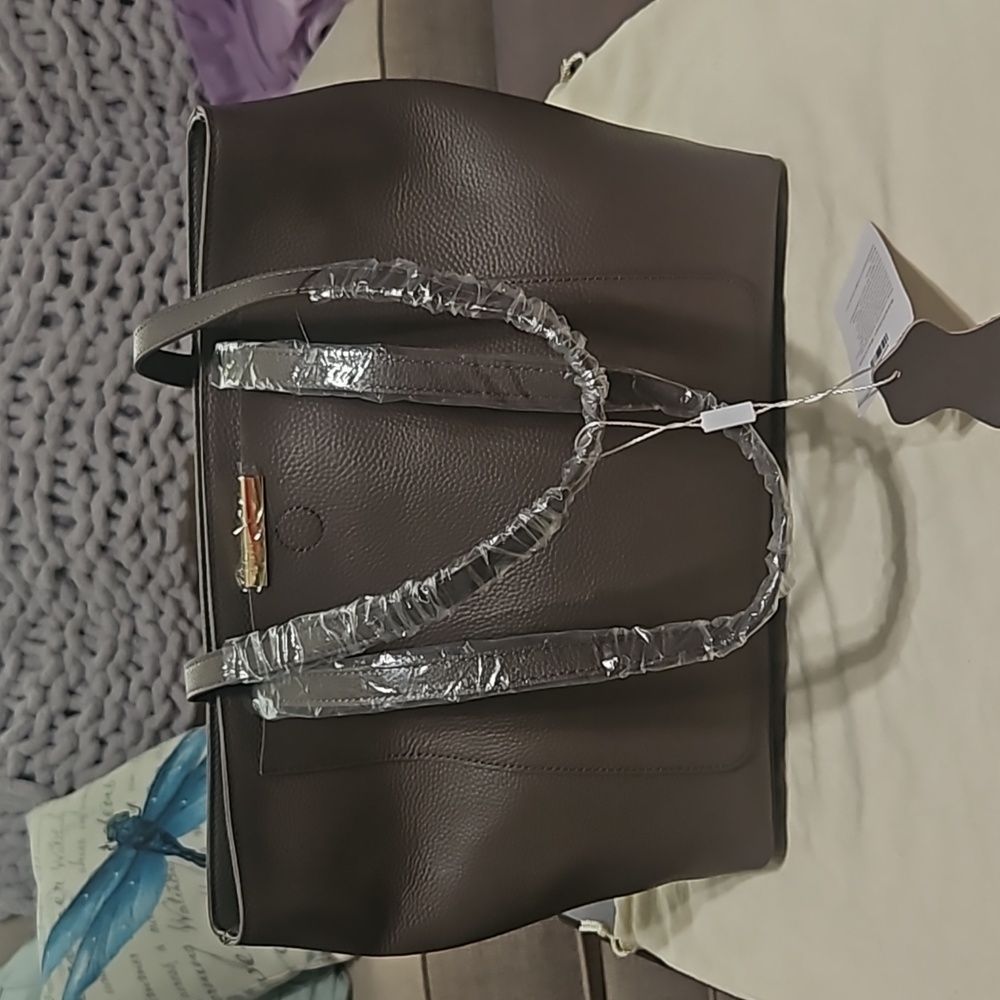 1 large tote  NWT.